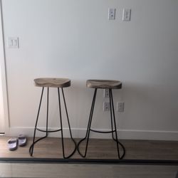 Counter Chairs 75$$$