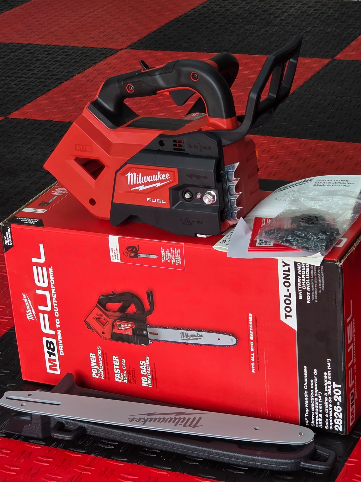New MILWAUKEE M18 FUEL 14 in. 18V Lithium-Ion Brushless Cordless Battery Top Handle Chainsaw (Tool Only)