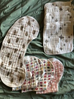 4 Aden anais burpy bib and 4 wash cloth $20