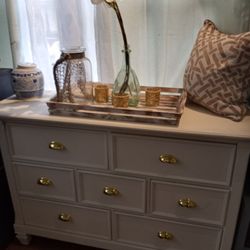 CUTE WHITE DRESSER AT PICKY PINCHERS 801 TURNER ST CLEARWATER OPEN TODAY 12-6 FREE DELIVERY 