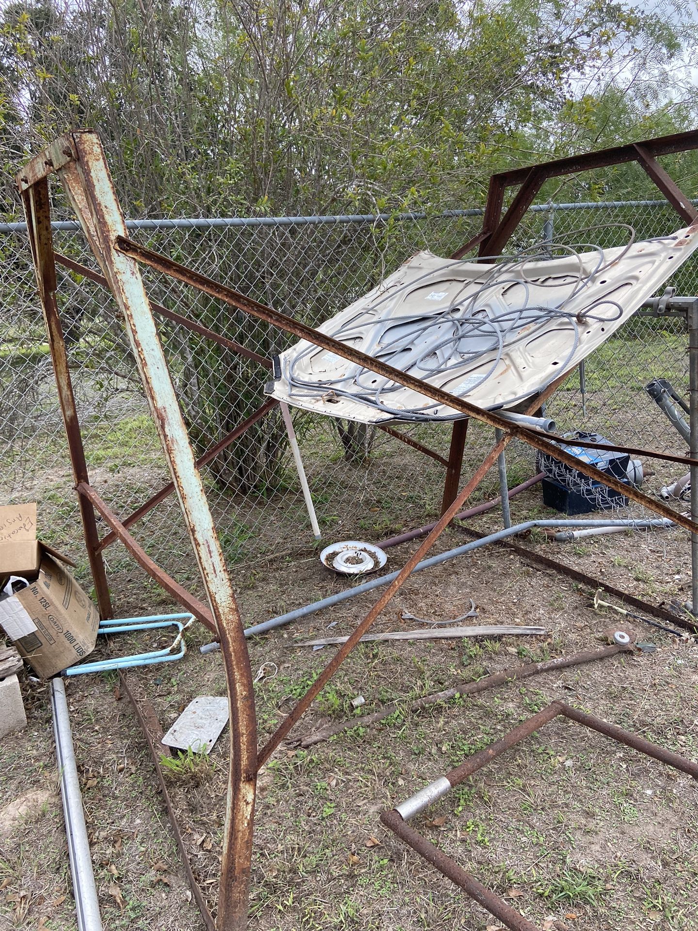 METAL RACK