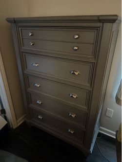 5-drawer chest