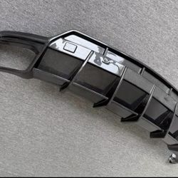 1016 Style New Carbon Fiber Rear Bumper Diffuser and Lip Body Kit for 2019 -2022 Lamborghini Urus 