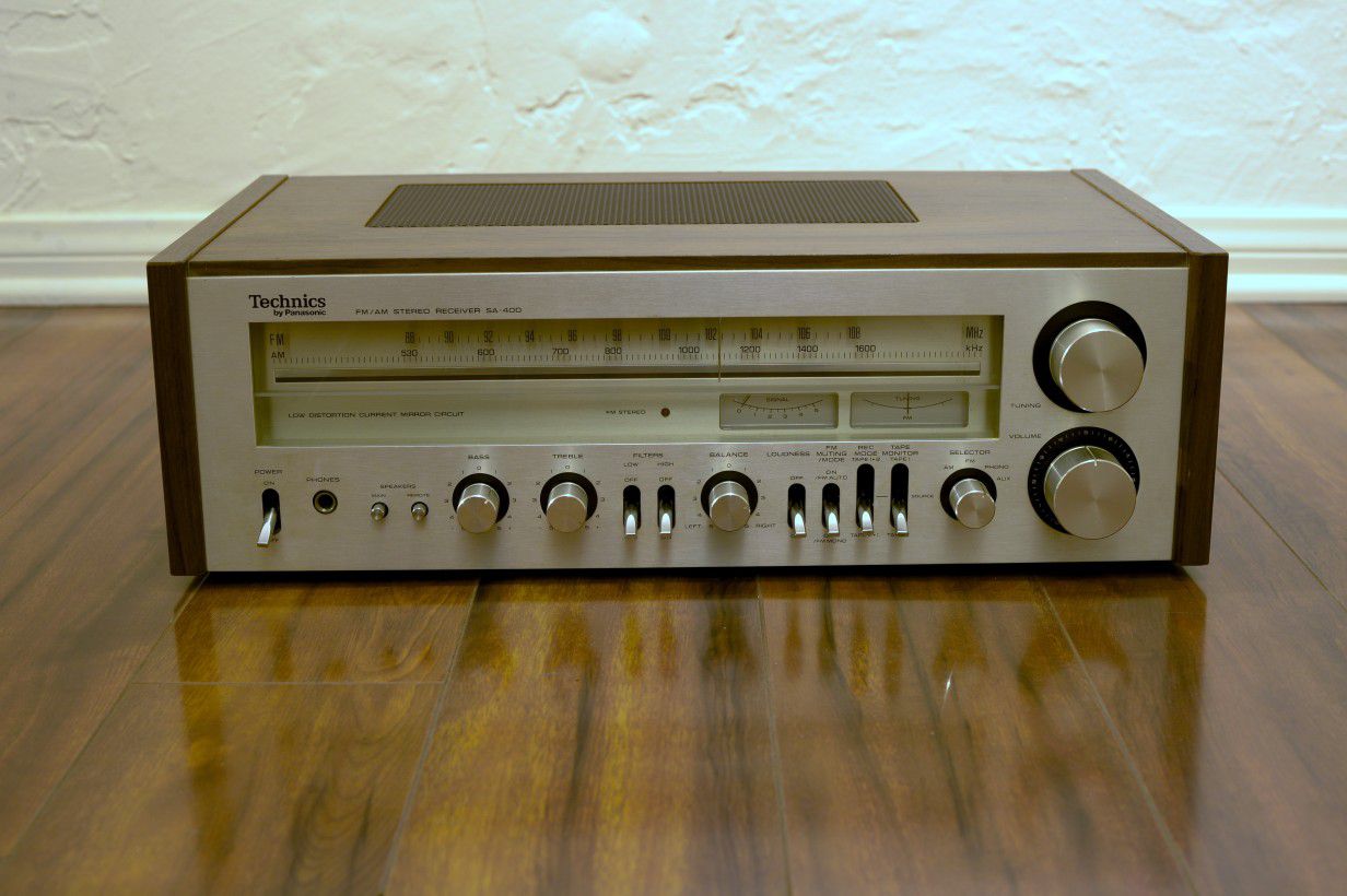Vintage Technics by Panasonic Stereo Receiver SA-400. SUPER CLEAN
