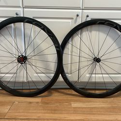 Roval CLX40 carbon wheels