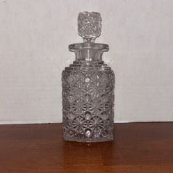 Perfume/Cologne Bottle  or decanter by Elson Glass Co. No.88 Daisy Buttons 7 1/2” X 3” B32