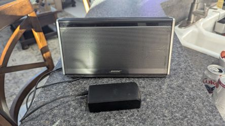 Bose Soundlink Speaker with Charger