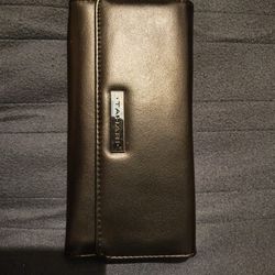 Tahari Style Tri-fold Wallet