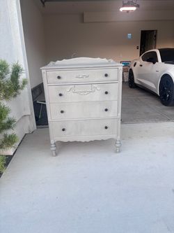 Vintage light grey 4-Drawer Dresser