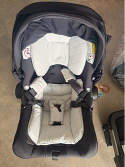 Nuna PIPA Lite LX & Carseat Base Combo + Bugaboo Fox Stroller Adapters + Bugaboo Fox Adapters