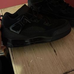 Black Spidikes Size 6.5 In Boys