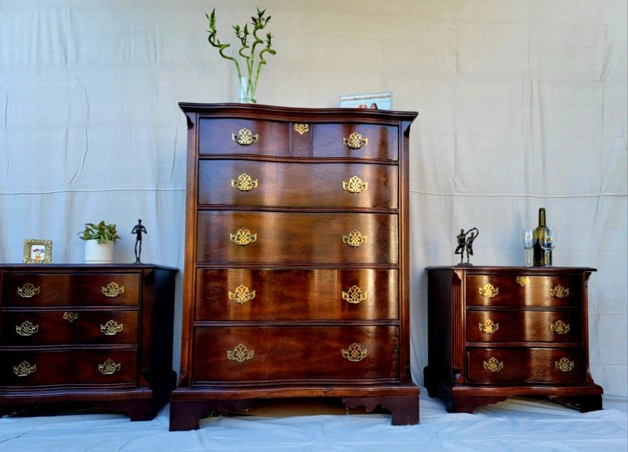 Classic 4-Piece Bedroom Set