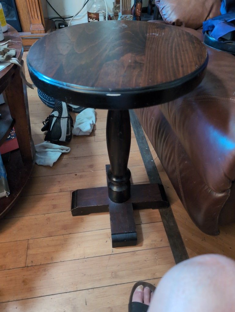Vintage Hardware Portman Pedestal End Side Table