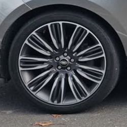 Range Rover 22” New Dynamic Style Rims New Tires Set