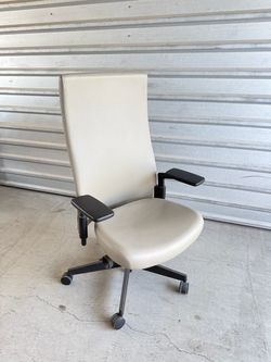 Knoll Leather Adjustable Office / Desk Chair