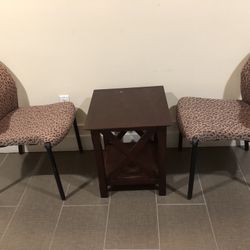 Atlantic Furniture Antique Walnut stand With 2 Chair