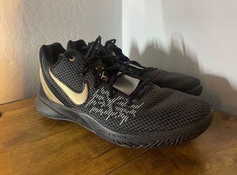 Men’s basketball shoes