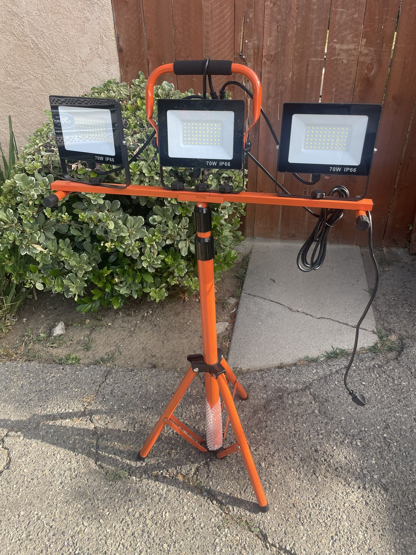 LED Work Light With Adjustable Stand 21000 Lm