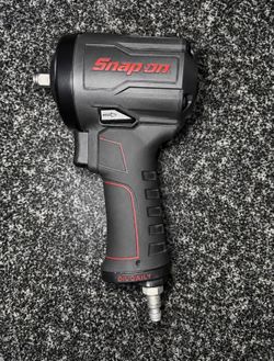 Snap On 3/8th stubby impact