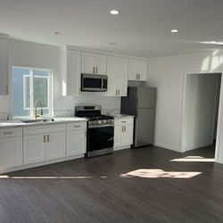 2 bed +2 bath In Tarzana