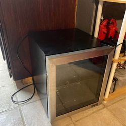 Mini Fridge (works great)