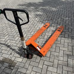 Heavy Duty Pallet Jack – 5,500 lb Capacity – Great Condition