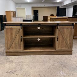 Rustic Farmhouse Buffet / TV Stand / Sideboard / Media Center with Rolling Barn Doors