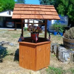 Custom Wishing Well Planter