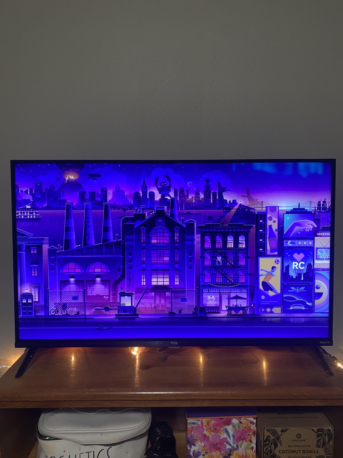 32in Flatscreen TCL/Roku TV