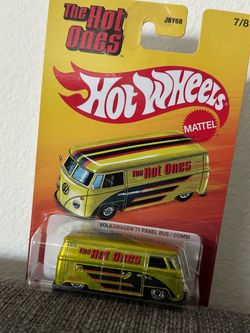 Hot Wheels VOLKSWAGEN T1 PANEL BUS / COMBI
