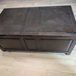  Coffee Table & Storage 