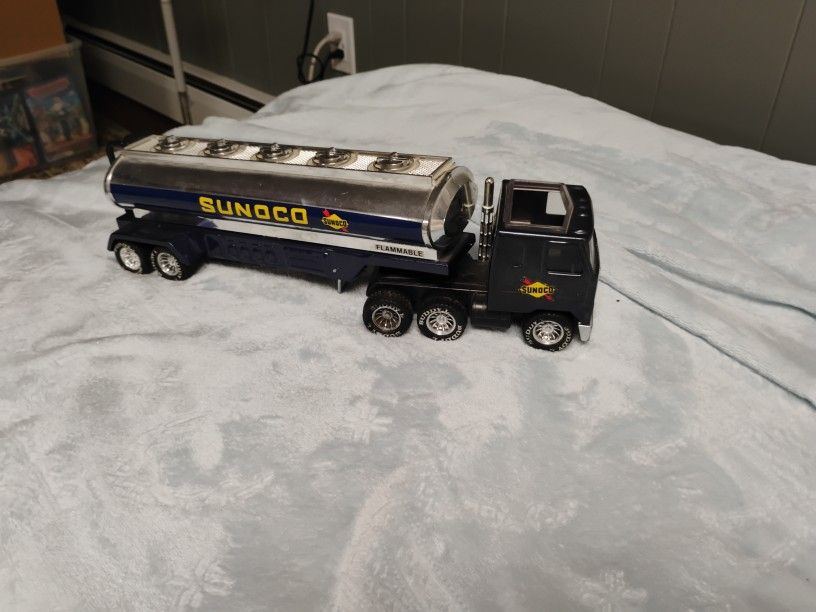 Sunoco Gas Tanker.         Buddy L 