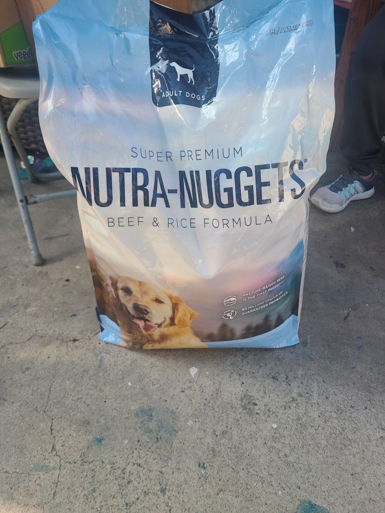 Nutra-Nugget DOG FOOD
