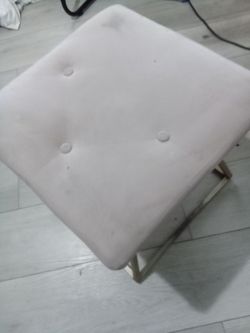 Vanity chair