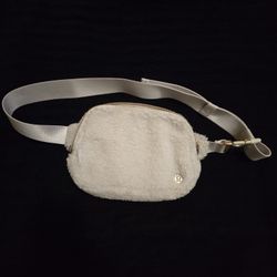 Lulu Lemon Everywhere Belt Bag Fleece