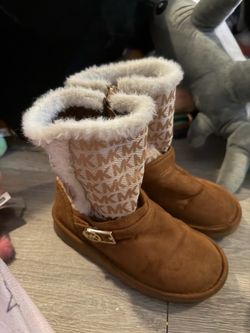 Michael Kors girl  boots