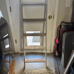 5 Shelf blanket rack