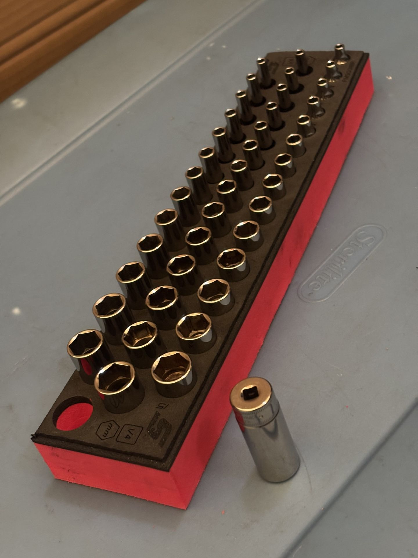 Snap-on Tools 42 pc 1/4" Drive 6-Point Metric Flank Drive® Socket Set with PRO-F|™ Organization (4-15 mm) (Red Great Condition $680 Check my other off