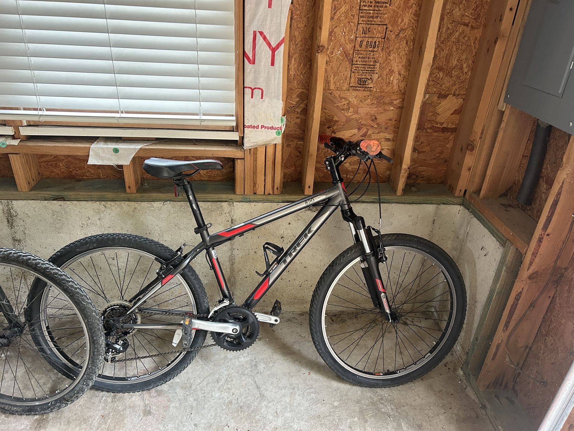 Trek Mountain Bike, Black/grey/red Size Frame 16