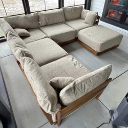 Caba Bondi 5 Seater Sofa and Ottoman - Like New!!