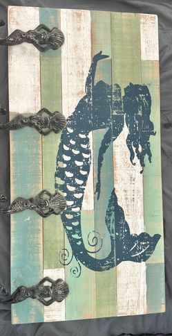 Mermaid wooden picture with 4 hooks