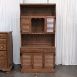 Ethan Allen Heirloom Nutmeg Maple Cabinet with Hutch