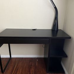 Desk with Drawer And Lamp 