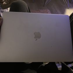 Apple MacBook Pro M2 Chip 2021