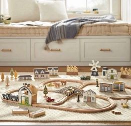 Brand New The Hearth & Hand with Magnolia 84 Piece Train Track Set is a high-quality wooden toy designed for children ages 3 and up. With intricate de