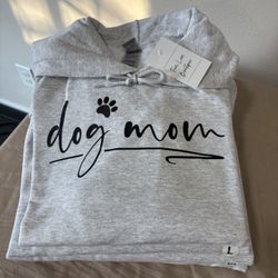 New-Dog Mom Sweatshirt/hoodie. Sizes In Description 