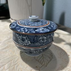 Japanese Porcelain Lidded Teacup Vtg Arita ware Yunomi Blue White Sencha