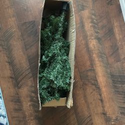 6ft Unlit Christmas Tree