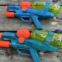 Vintage Super Soakers Xp70  Works Lot Of-2 