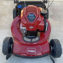 Toro Smart Stow Lawn Mower 